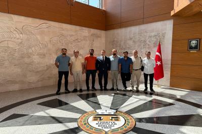 Van'da İş Akitleri Feshedilen İşçiler TBB'yi Ziyaret Etti
